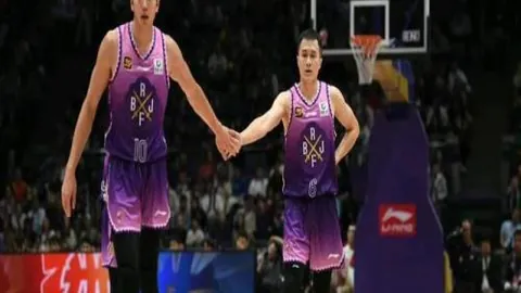 冯坤加入泰国女排教练阵容引热议：中国女排主帅人选悬念重重